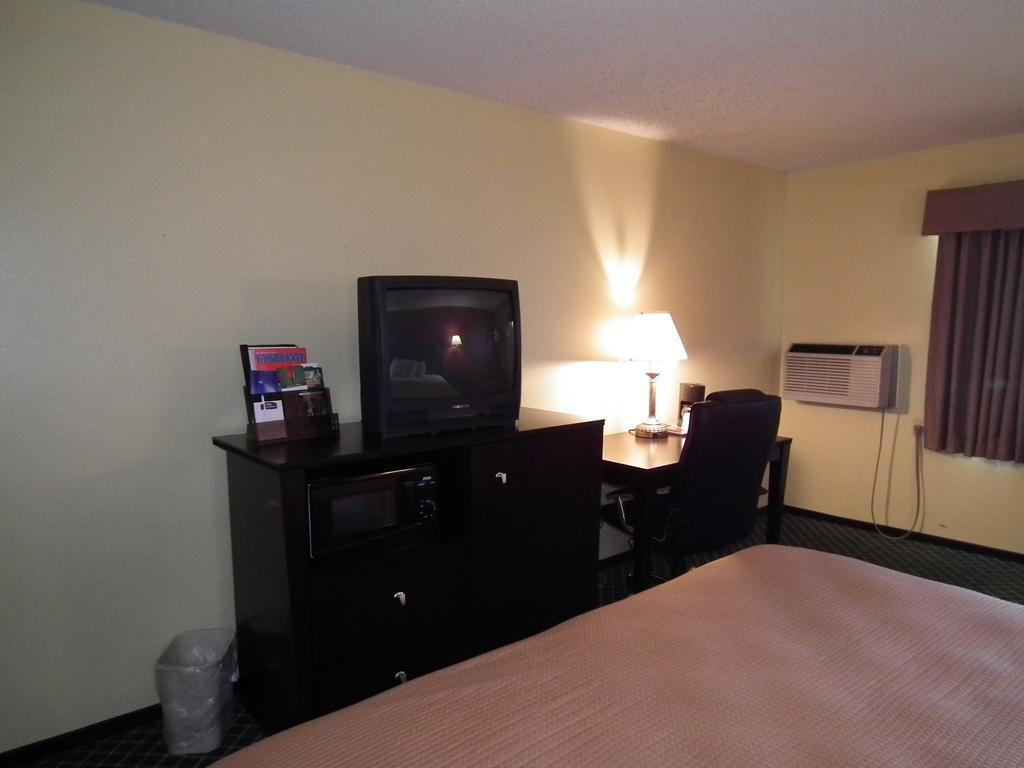 Howard Johnson By Wyndham Near Schlitterbahn New Braunfels Exterior foto