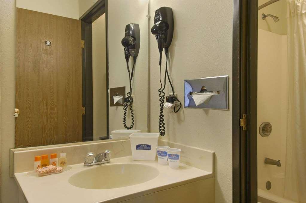 Howard Johnson By Wyndham Near Schlitterbahn New Braunfels Exterior foto