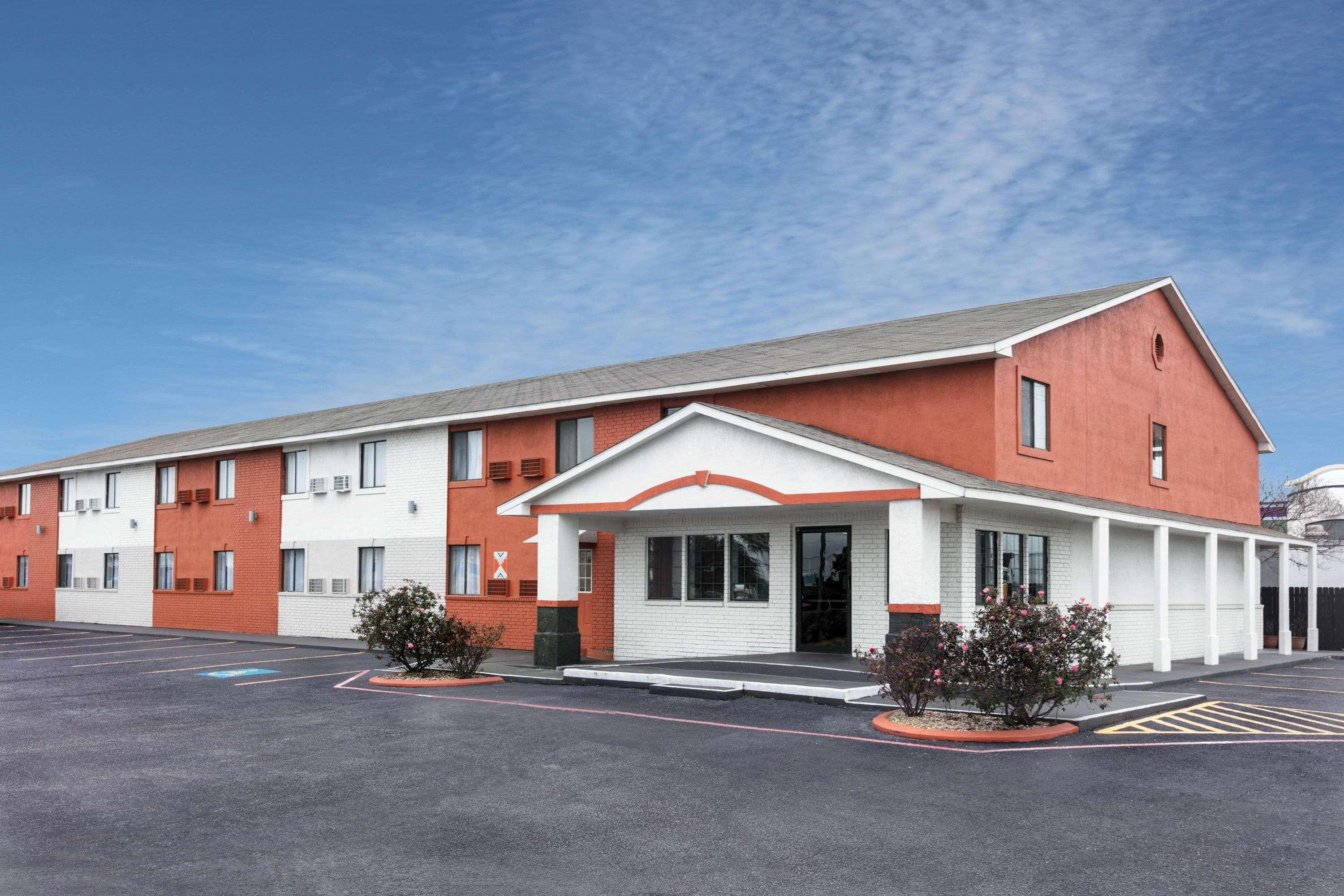 Howard Johnson By Wyndham Near Schlitterbahn New Braunfels Exterior foto