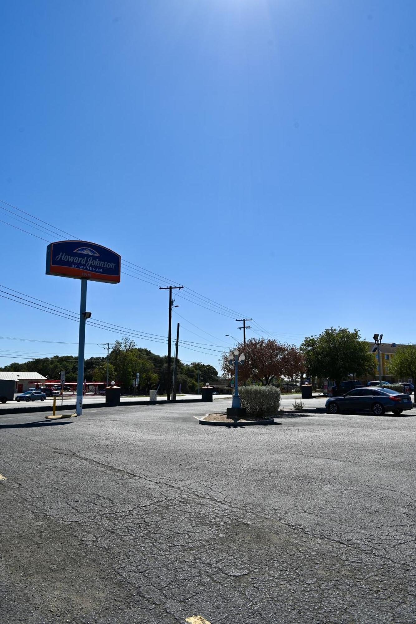 Howard Johnson By Wyndham Near Schlitterbahn New Braunfels Exterior foto