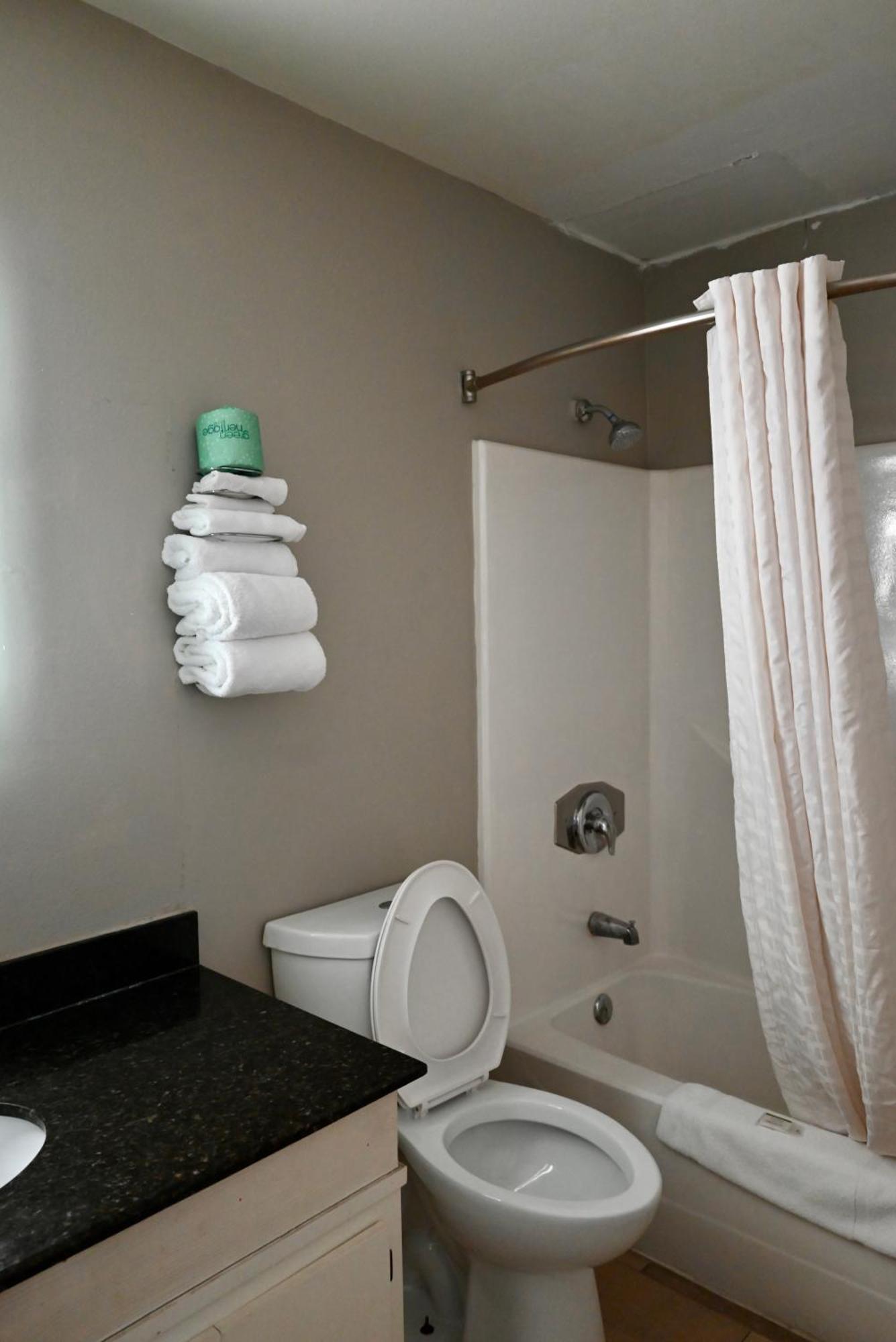 Howard Johnson By Wyndham Near Schlitterbahn New Braunfels Exterior foto